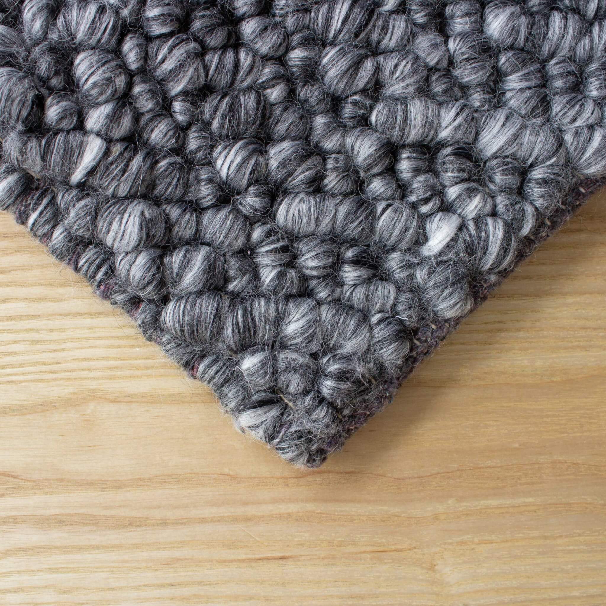 TUNDRA PEBBLE CHARCOAL RUG 160 X 230